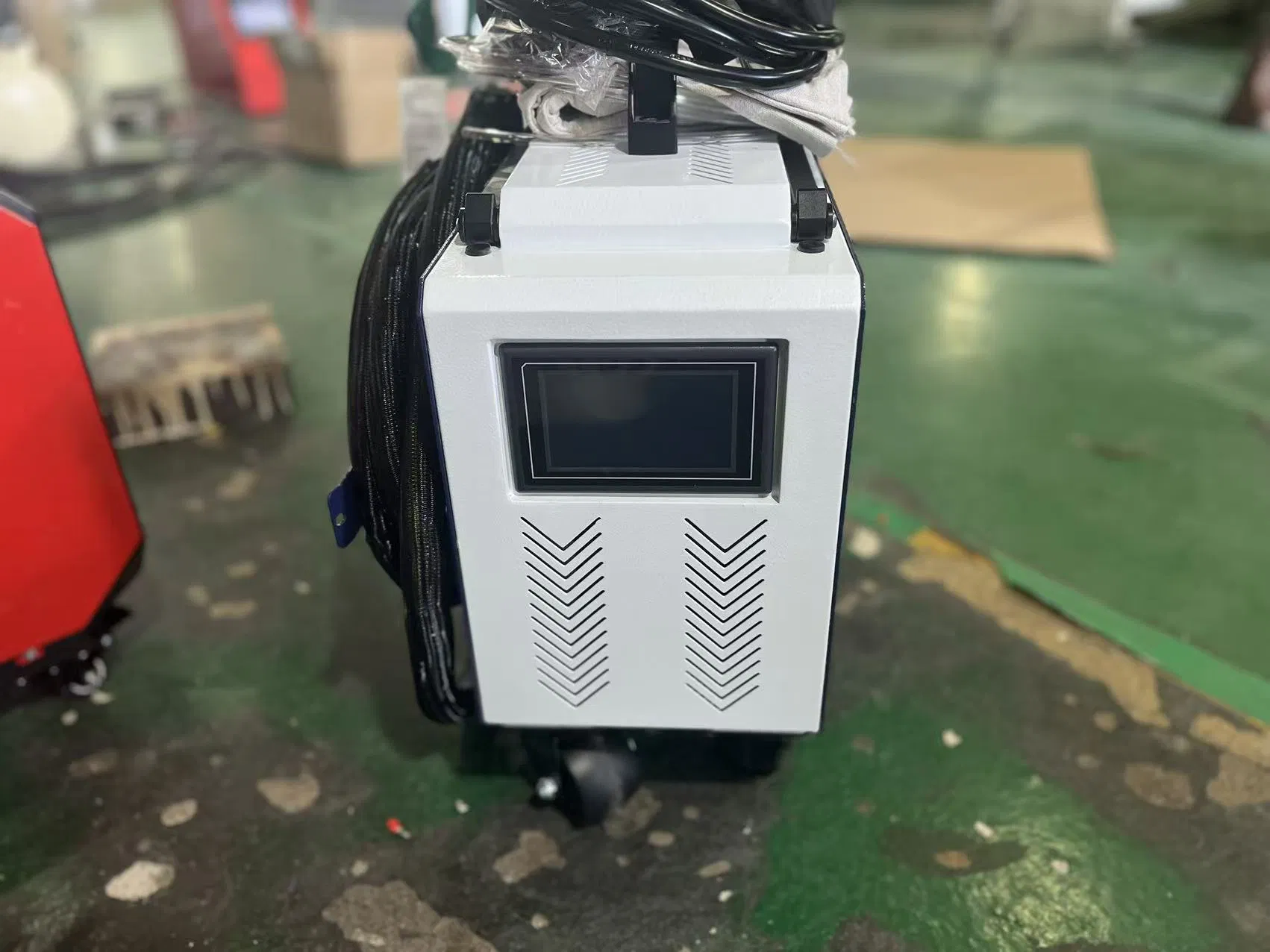 Luggage Model Portable Pulsed Fiber Laser Cleaning Machine Metal Oil Rust Surface Paint