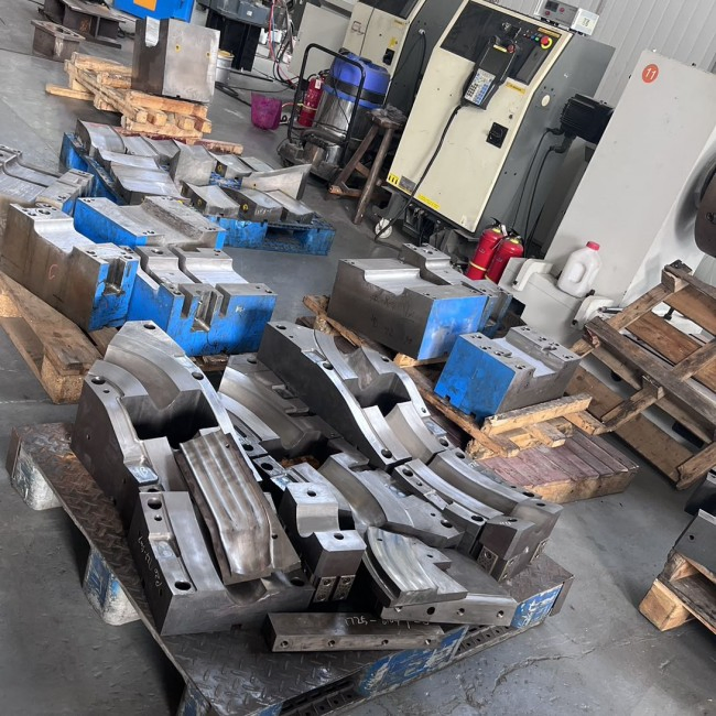 Hot Sale Factory Supply High Efficiency Molds Laser Hardening Machine