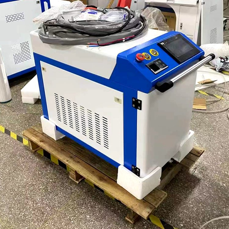 Metal Laser Welding Machine 1500W 2000W 3000W 5000W Portable 4 in 1 Handheld Laser Welder for Metal Welding Cleaning Cutting