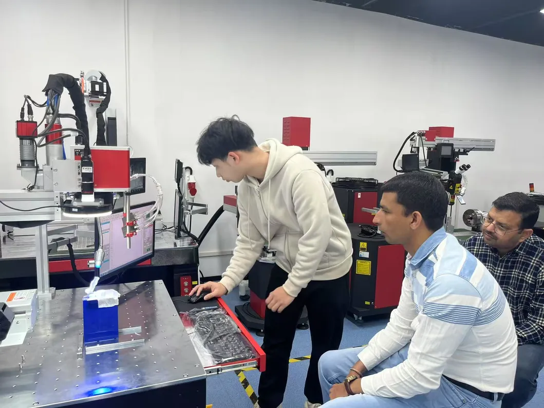 1390 150W CO2 Laser Cutting Machine for Fabric Wooden Rubber Stamp CNC Laser Engraver