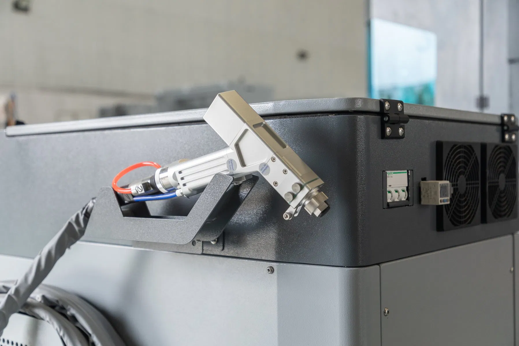 Accurl 4mm Stainless Steel Handheld Fiber Laser Welder 1500W
