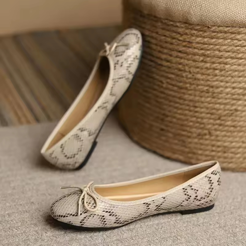 Zapatos planos de moda con lazo de lentejuelas baratos al por mayor, estilo de caminar para oficina, elegantes zapatos de baile casuales para mujeres y damas