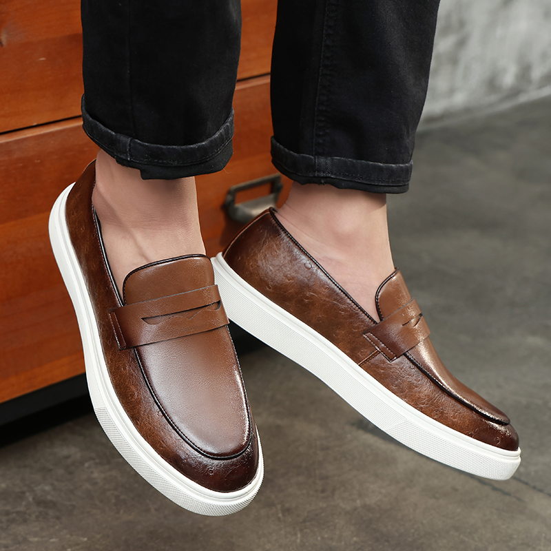 Zapatos de vestir de cuero genuino de alta gama para hombres, estilo británico, mocasines transpirables, zapatos casuales suaves, zapatos de tablero versátiles con diseño ligero