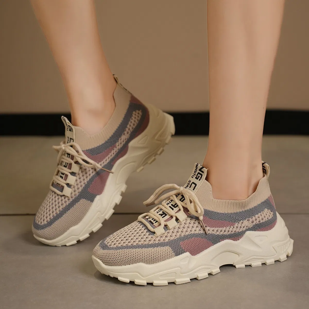 Zapatos deportivos casuales para mujeres, cómodos y transpirables, diseño de moda, marca popular de zapatillas de gimnasio