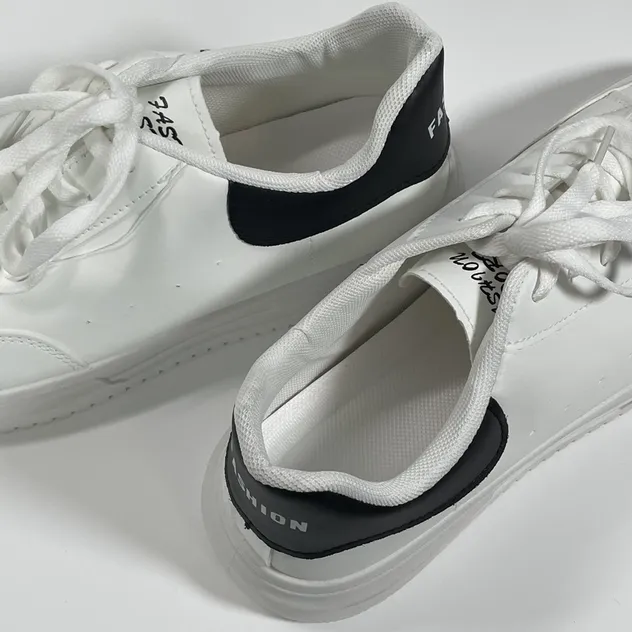 Zapatillas deportivas de malla con forro antibacteriano para la higiene en el gimnasio