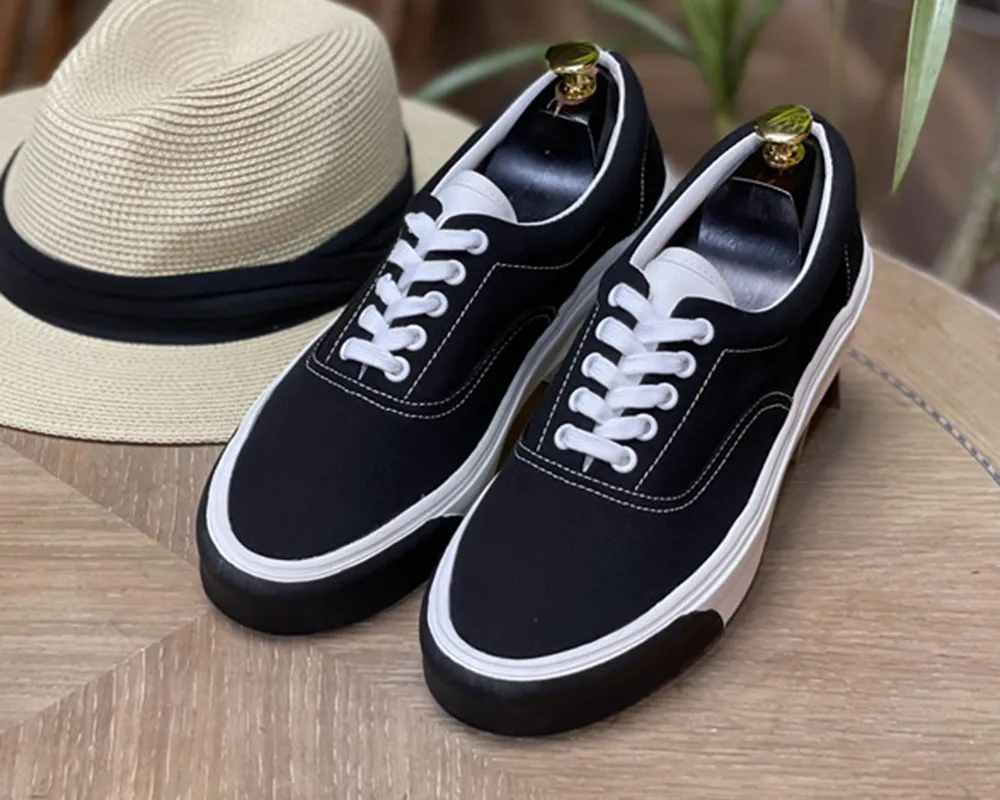 2023 Zapatillas de goma blancas
