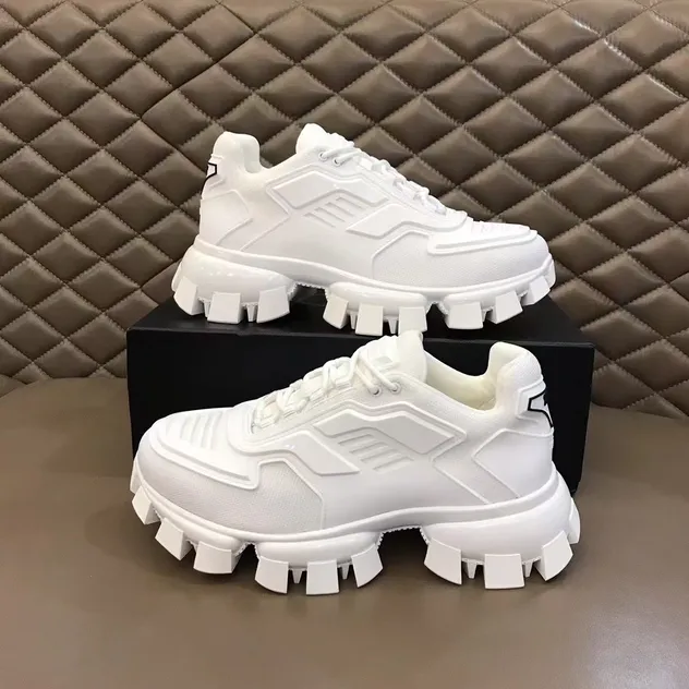 Zapatillas casuales de moda