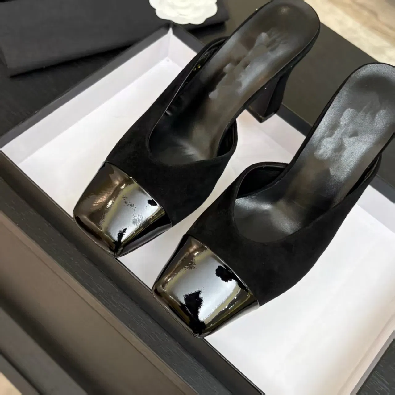 Mules de tacón cuadrado