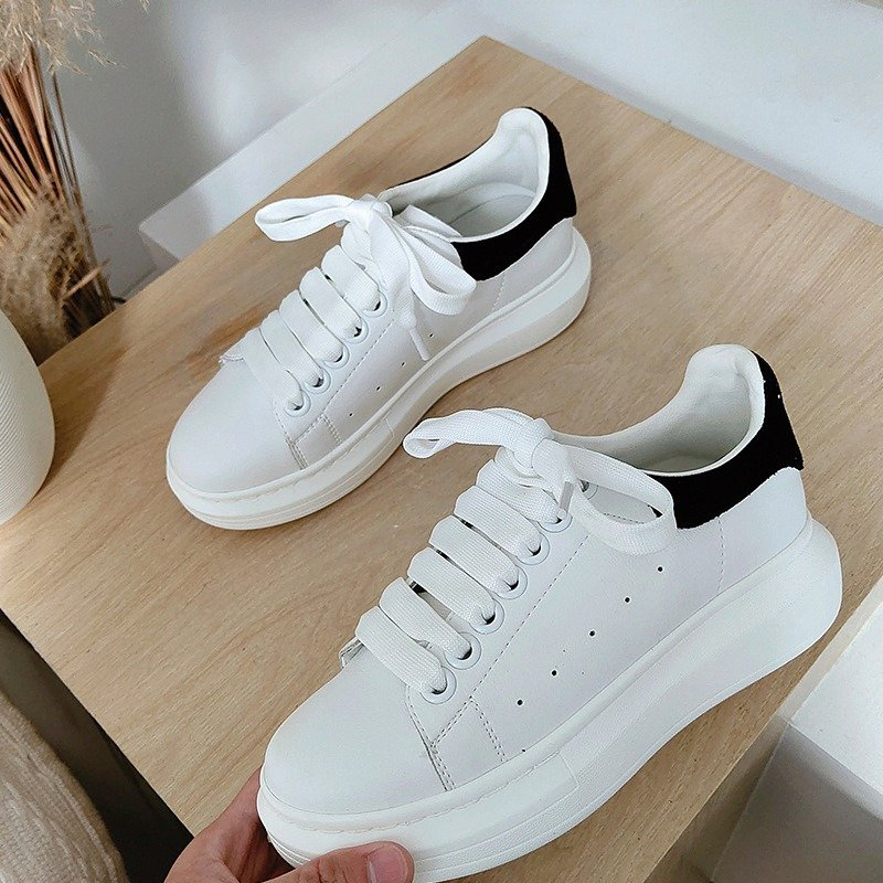 Zapatos casuales blancos de alta calidad y a la moda