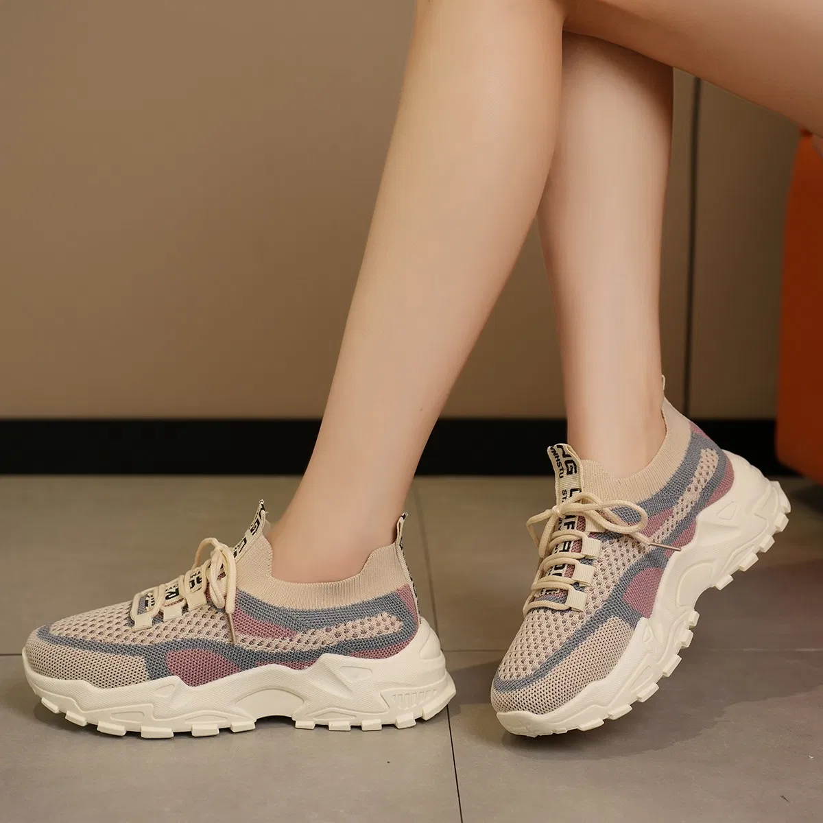 Zapatos deportivos casuales para mujeres, cómodos y transpirables, diseño de moda, marca popular de zapatillas de gimnasio