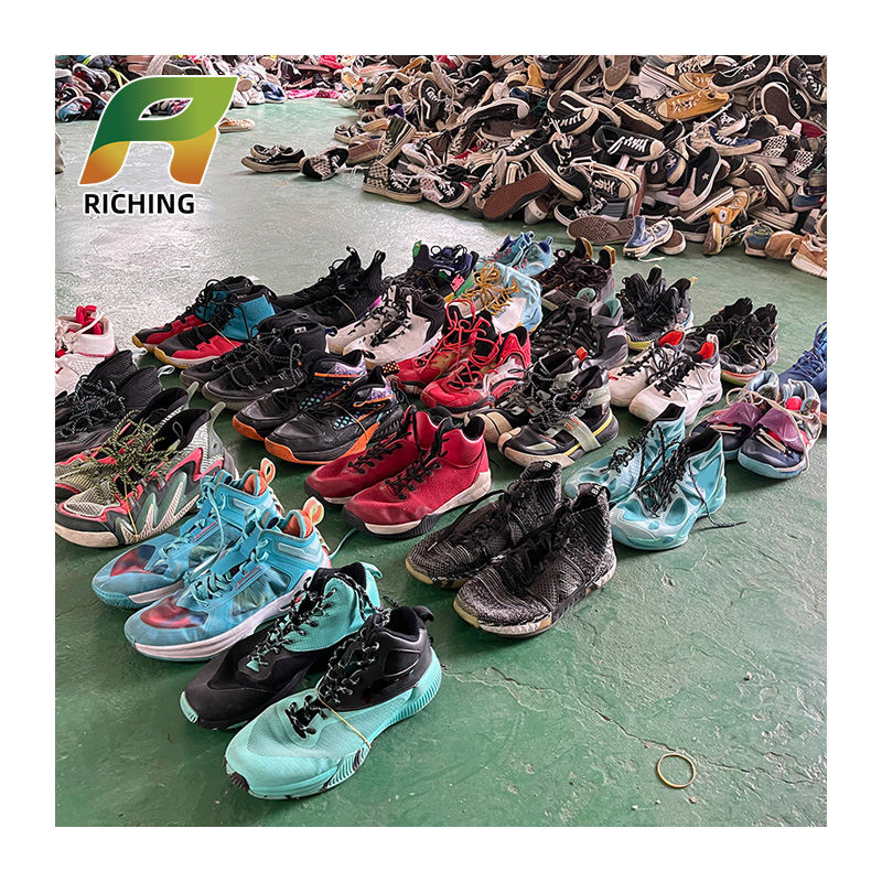 Venta al por mayor de zapatos usados Malasia EE. UU. femenino de marca original zapatillas de deporte de segunda mano tacones altos