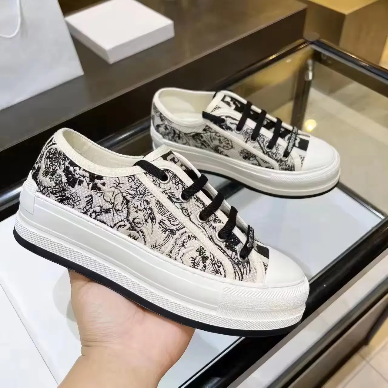 Zapatos de lona de lujo bordados al por mayor para adultos, planos, personalizados, casuales y de marca para mujeres