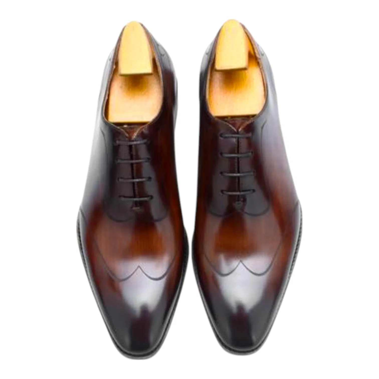 Zapatos de vestir de cuero con acabado mate hechos a mano que ofrecen un aspecto único y elegante