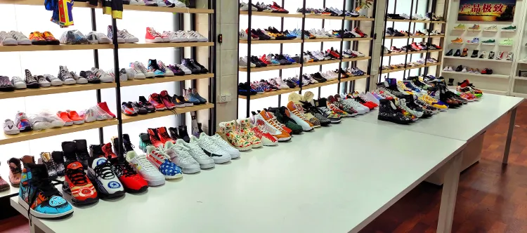 Zapatillas deportivas para hombres y mujeres con amortiguación de aire, antideslizantes, transpirables, para caminar, tenis y entrenamiento