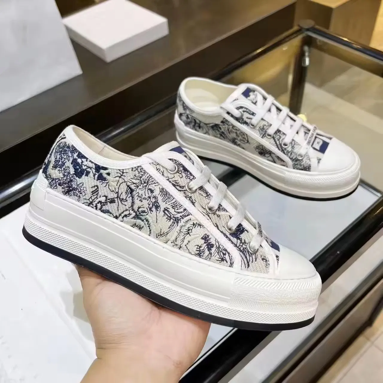 Zapatos de lona de lujo bordados al por mayor para adultos, planos, personalizados, casuales y de marca para mujeres