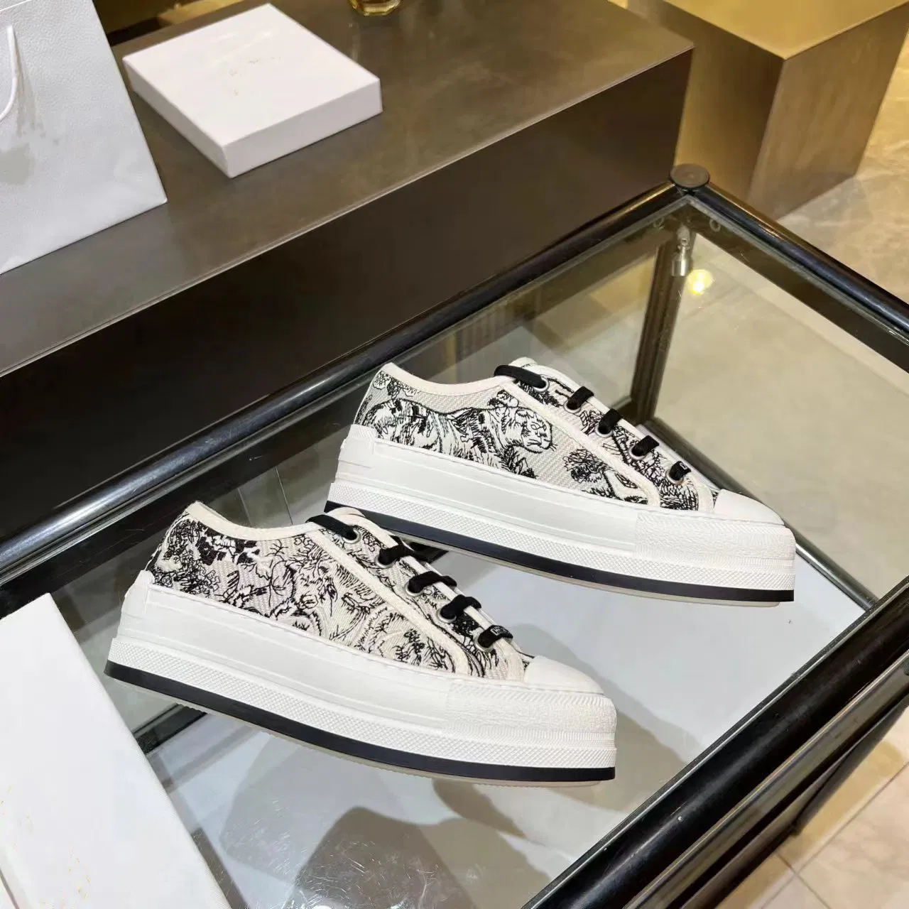 Zapatos de lona de lujo bordados al por mayor para adultos, planos, personalizados, casuales y de marca para mujeres