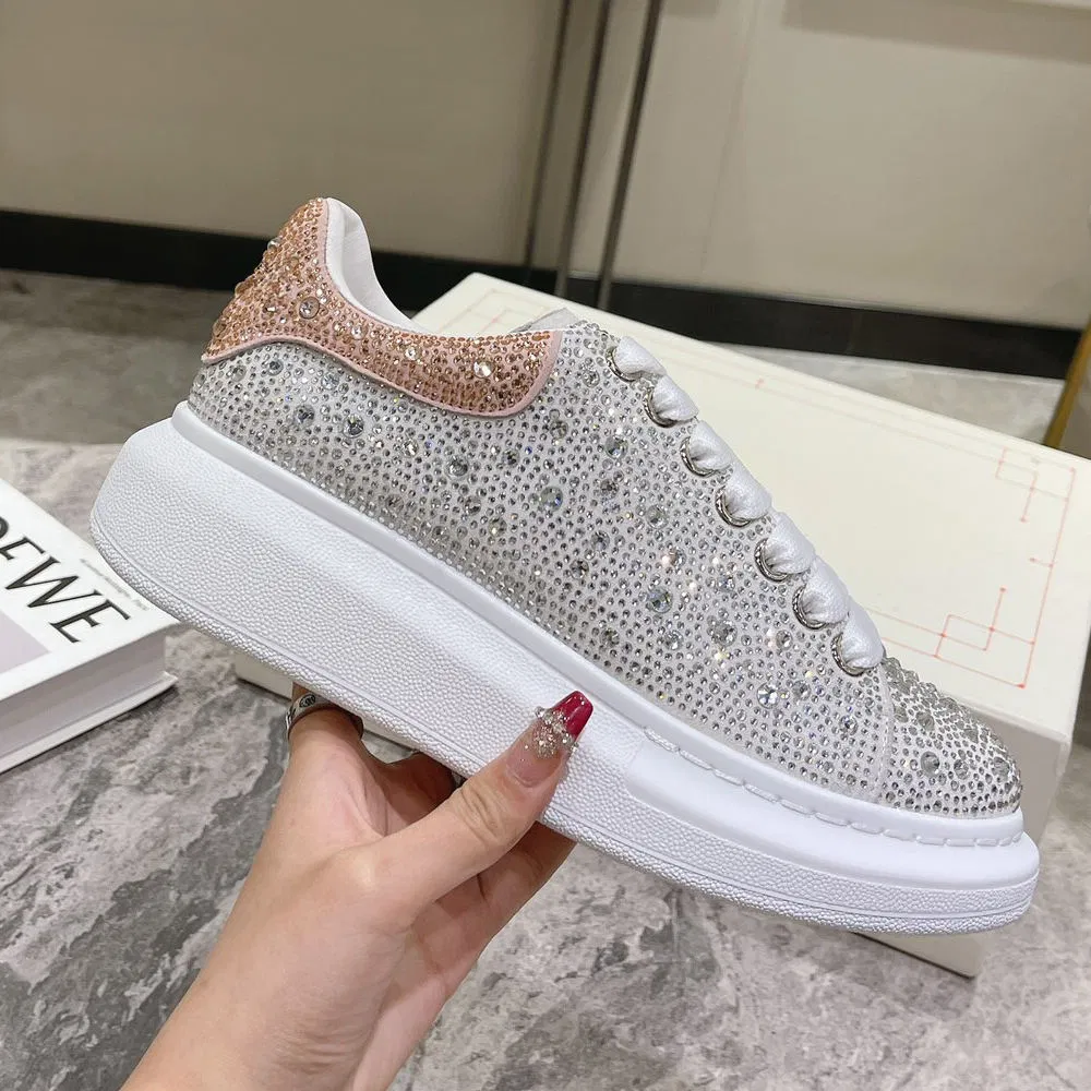 2025 Zapatos de diseñador de alta calidad para hombres, zapatos de plataforma unisex, zapatos de vestir de moda, zapatos casuales para caminar, zapatos de varias series