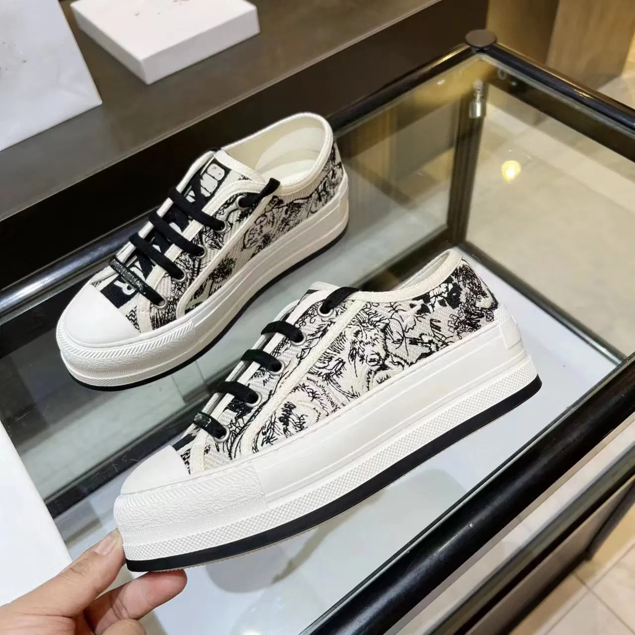 Zapatos de lona de lujo bordados al por mayor para adultos, planos, personalizados, casuales y de marca para mujeres