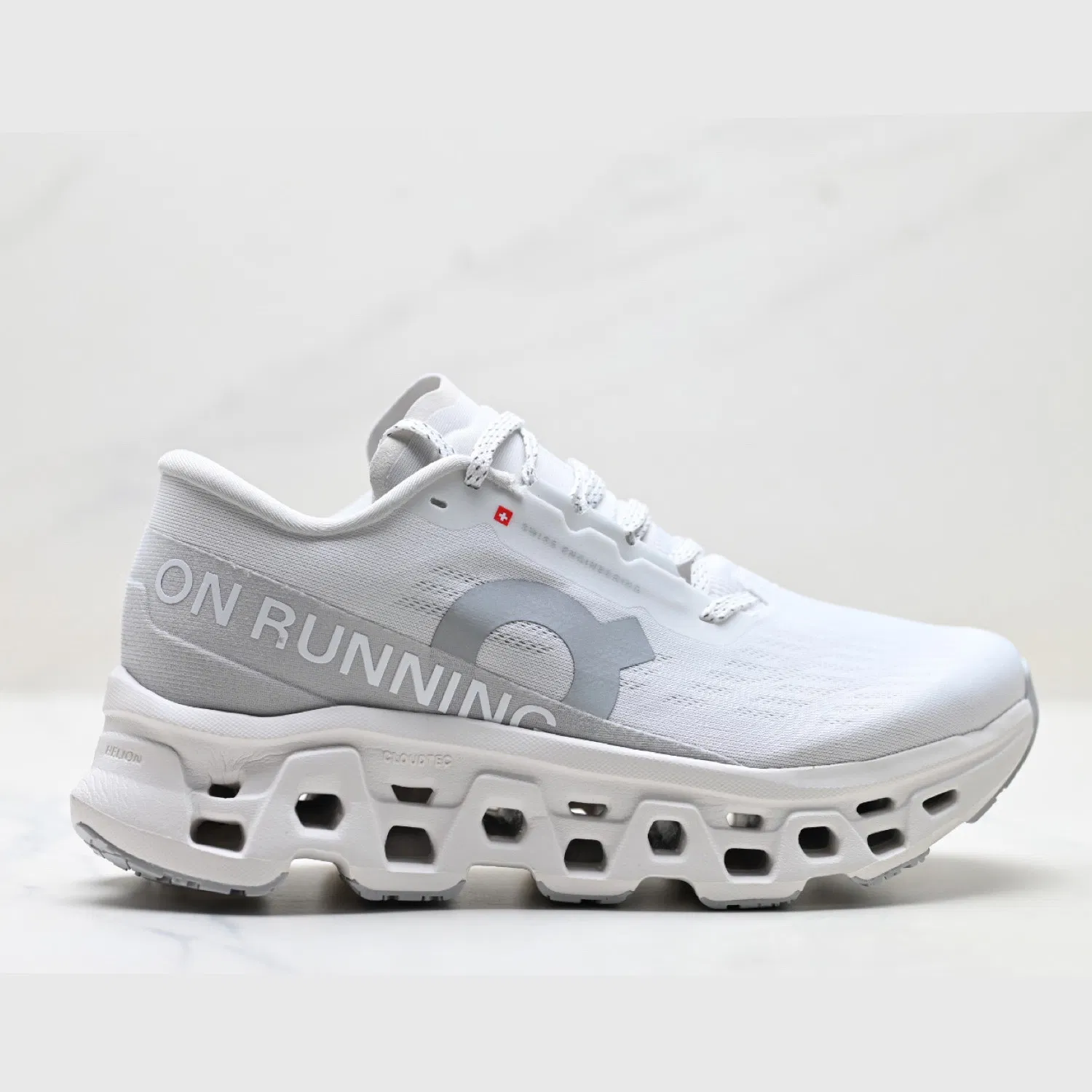 Zapatillas deportivas ligeras de ajuste masculino de textil reciclado para caminatas en montaña