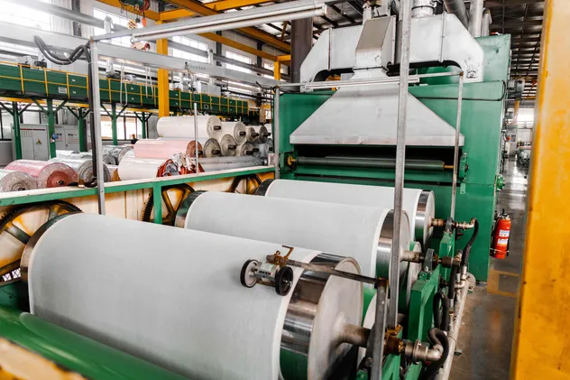 Línea de producción de cuero artificial