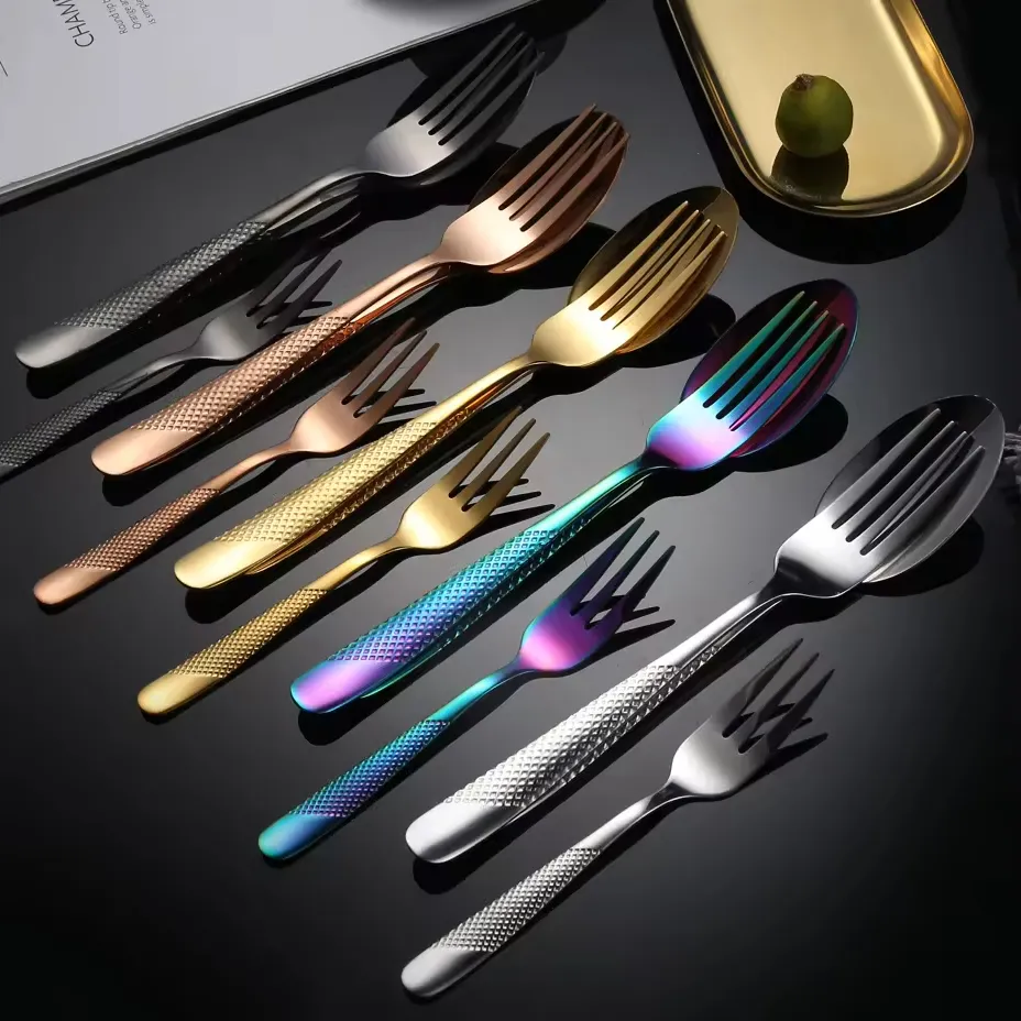 Conjunto de Talheres de Luxo em Aço Inoxidável Personalizado com Logo Preto Elegante para Uso ao Ar Livre, Viagens e Camping. Utensílios de Metal para Comer