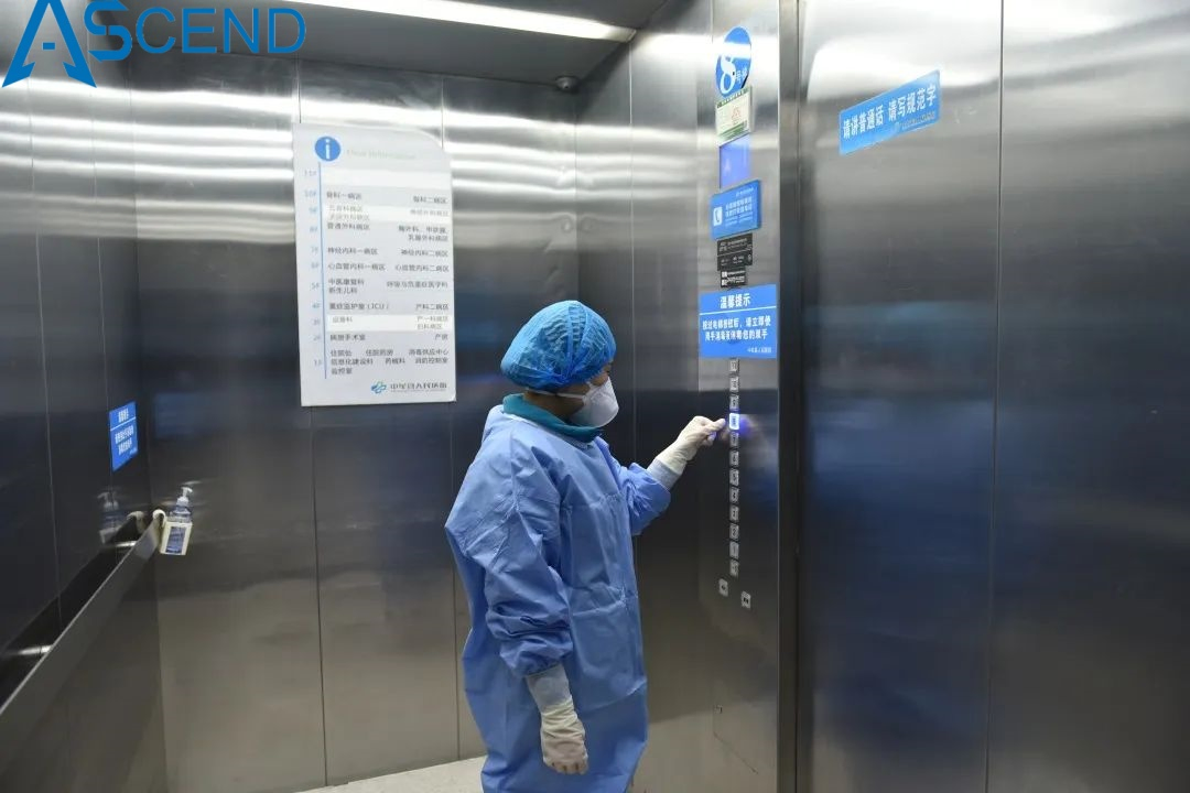 Elevador Hospitalar Avançado para Sistemas de Transporte Seguro de Pacientes