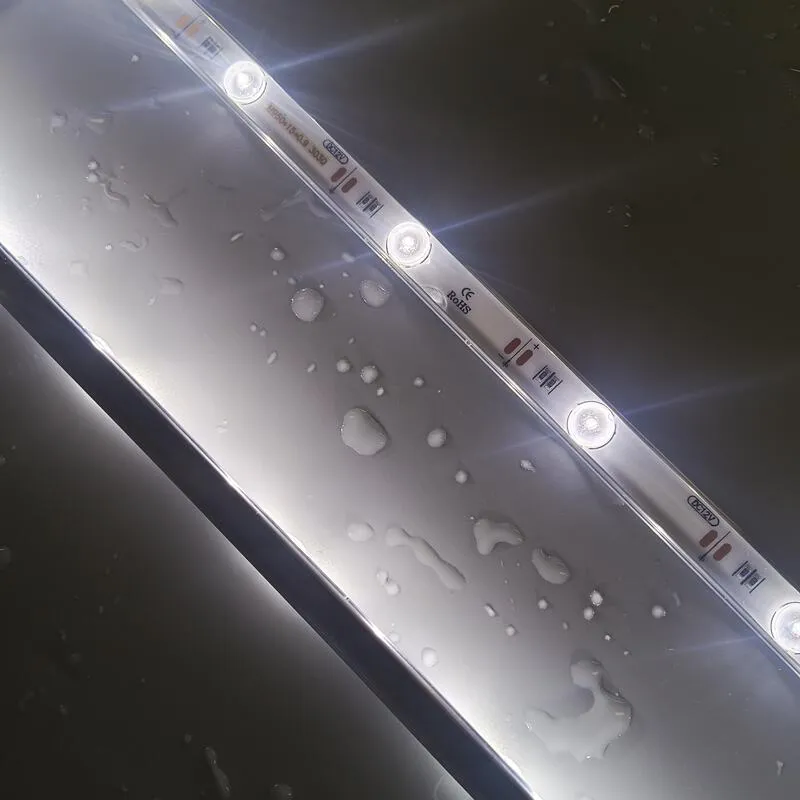 Diffused Reflection Bar