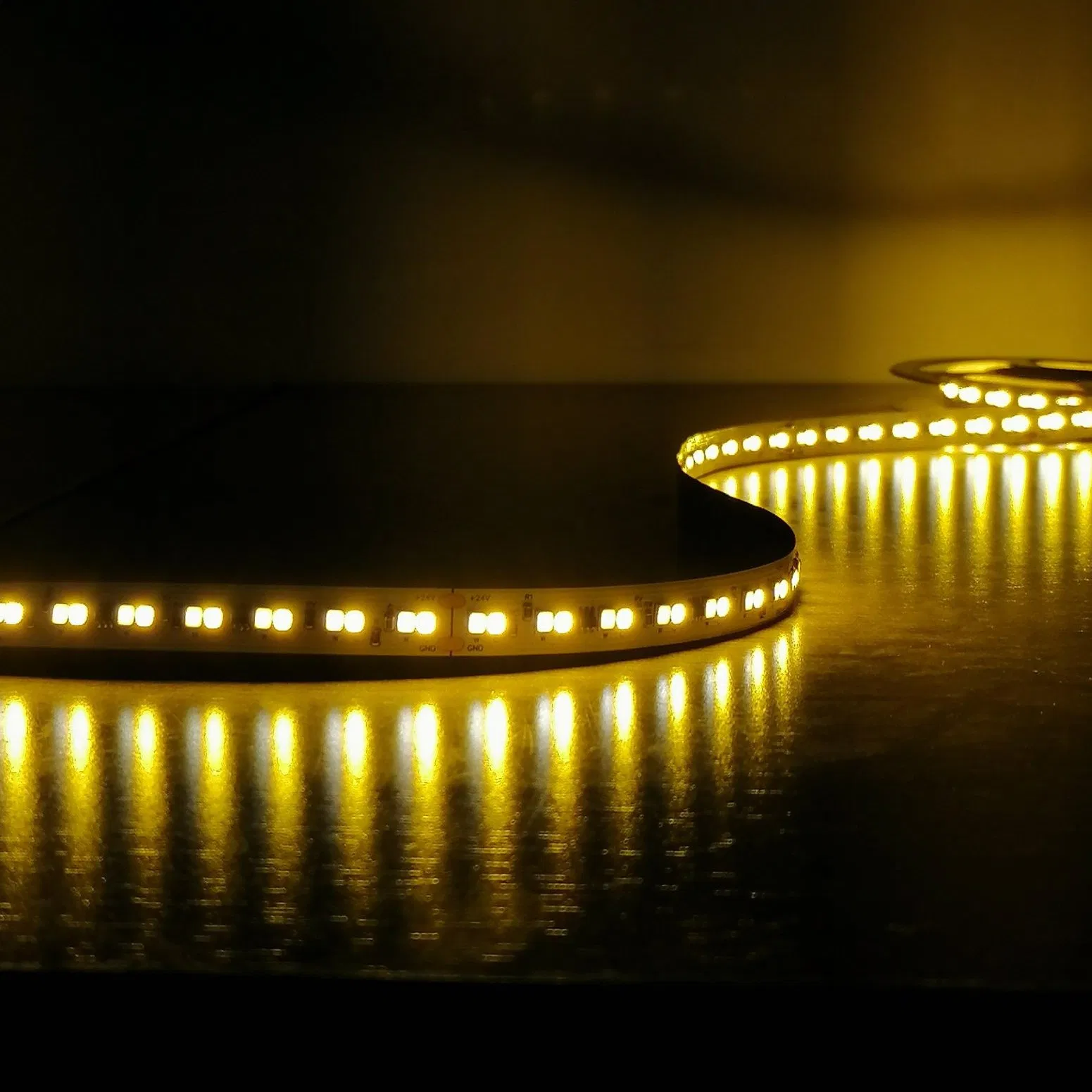 OEM ODM SMD2835 CCT LED Strip 196LEDs/M 2700~8000K 24V DC Dim to Warm LED Strip