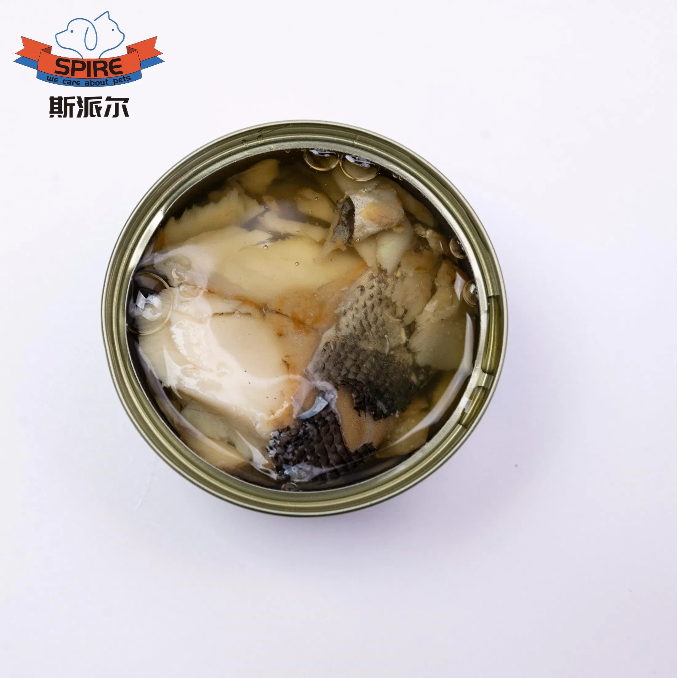 Alimento húmedo para gatos enlatado de piezas de pescado orgánico saludable a granel con sabor a caldo de piel