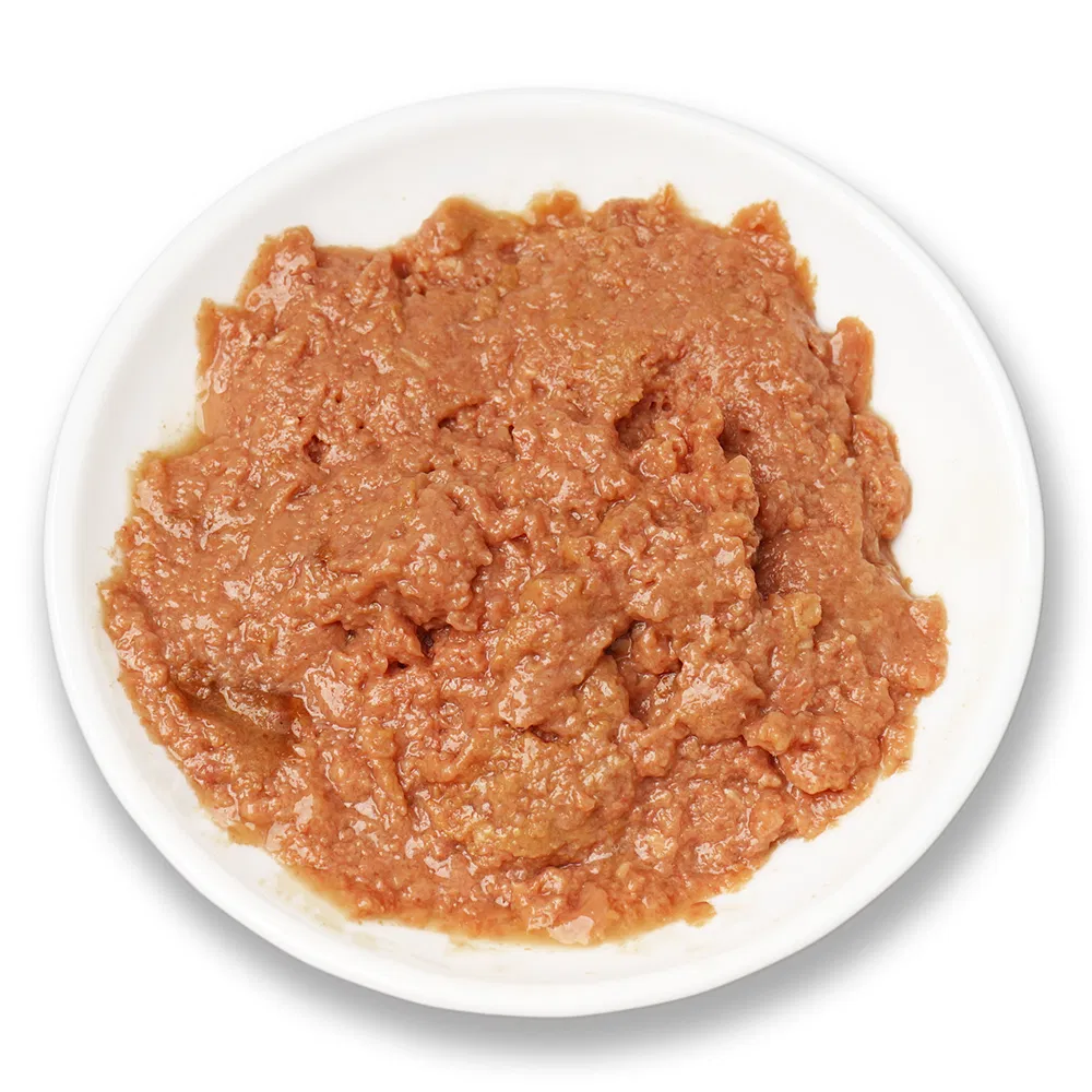 Detalle de alimento enlatado para mascotas 3