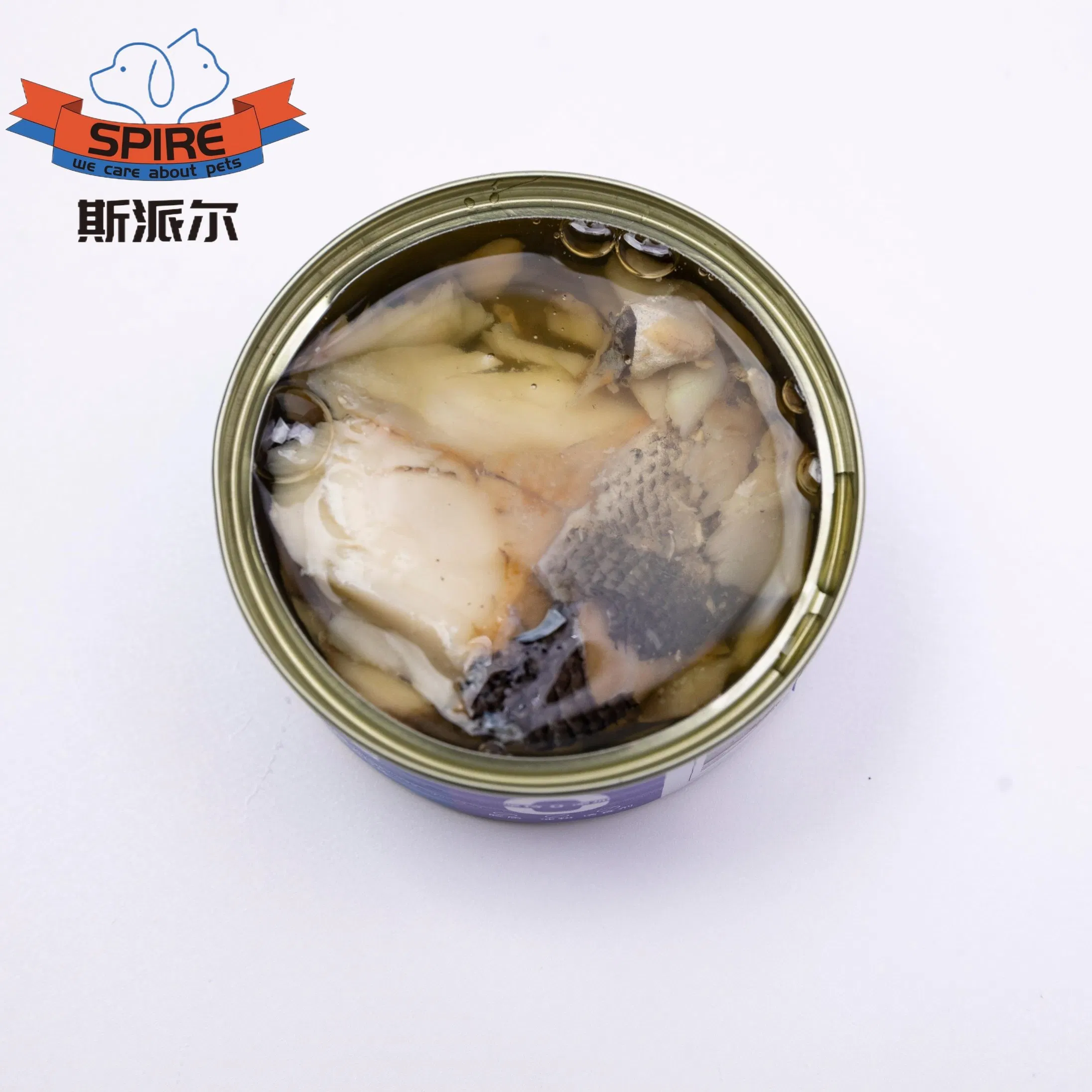 Alimento húmedo para gatos enlatado de piezas de pescado orgánico saludable a granel con sabor a caldo de piel