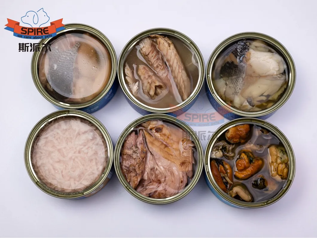 Alimento húmedo para gatos enlatado de piezas de pescado orgánico