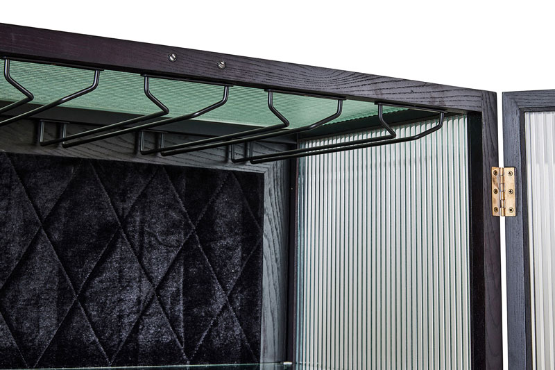 Ribbed Glass Detail