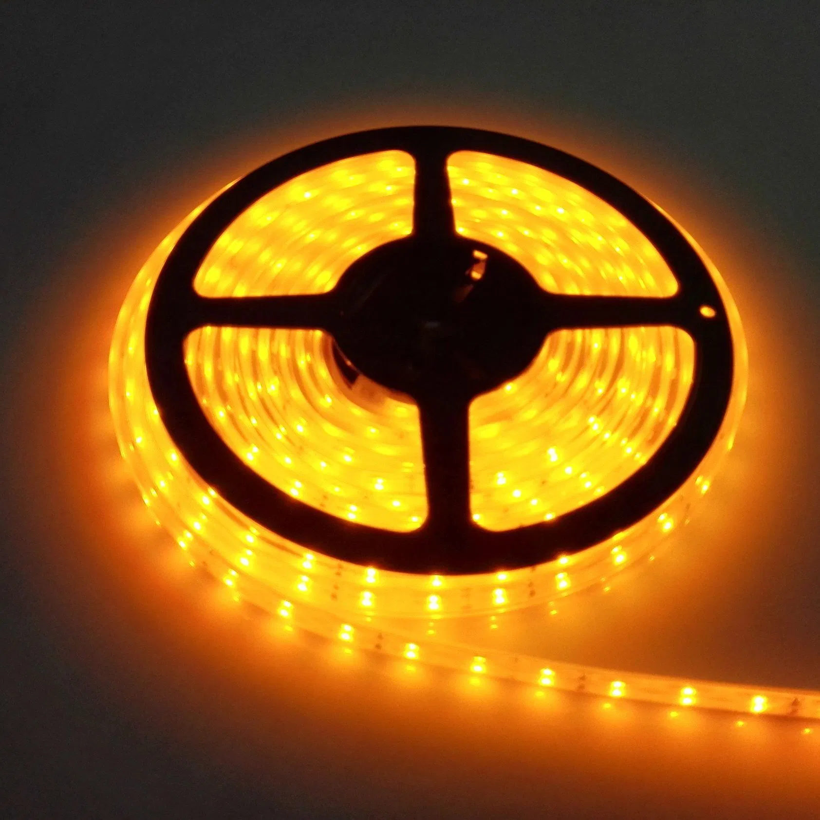OEM ODM SMD 2835 Fita LED à Prova d'Água, Flexível 24V Luz de Fita LED 60LEDs/m Fita de Luz para Trás da TV, Armário, Decoração de Casa, Comercial