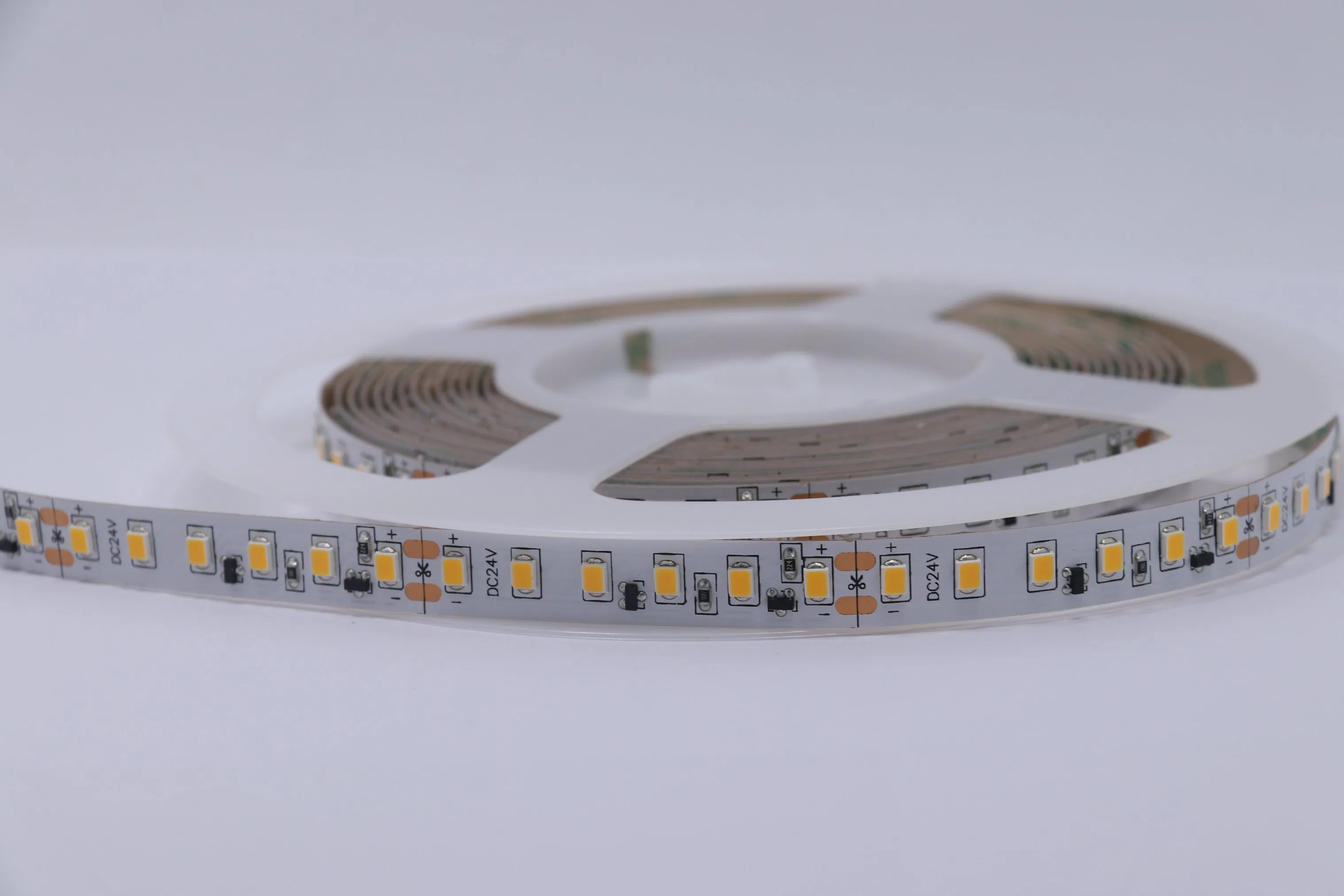 12V/24V Faixa de LED Ultra Fina Personalizada SMD2835 Luz de Fita 120LEDs/M Lâmpada de Faixa de LED com Perfil de Alumínio à Prova d'Água RGB 2835 Faixa de LED