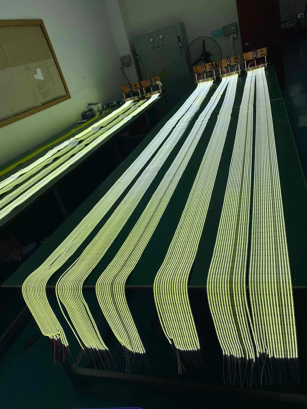 Fita de LED COB flexível vermelha à prova d'água de silicone IP67 para decoração comercial SMD2835
