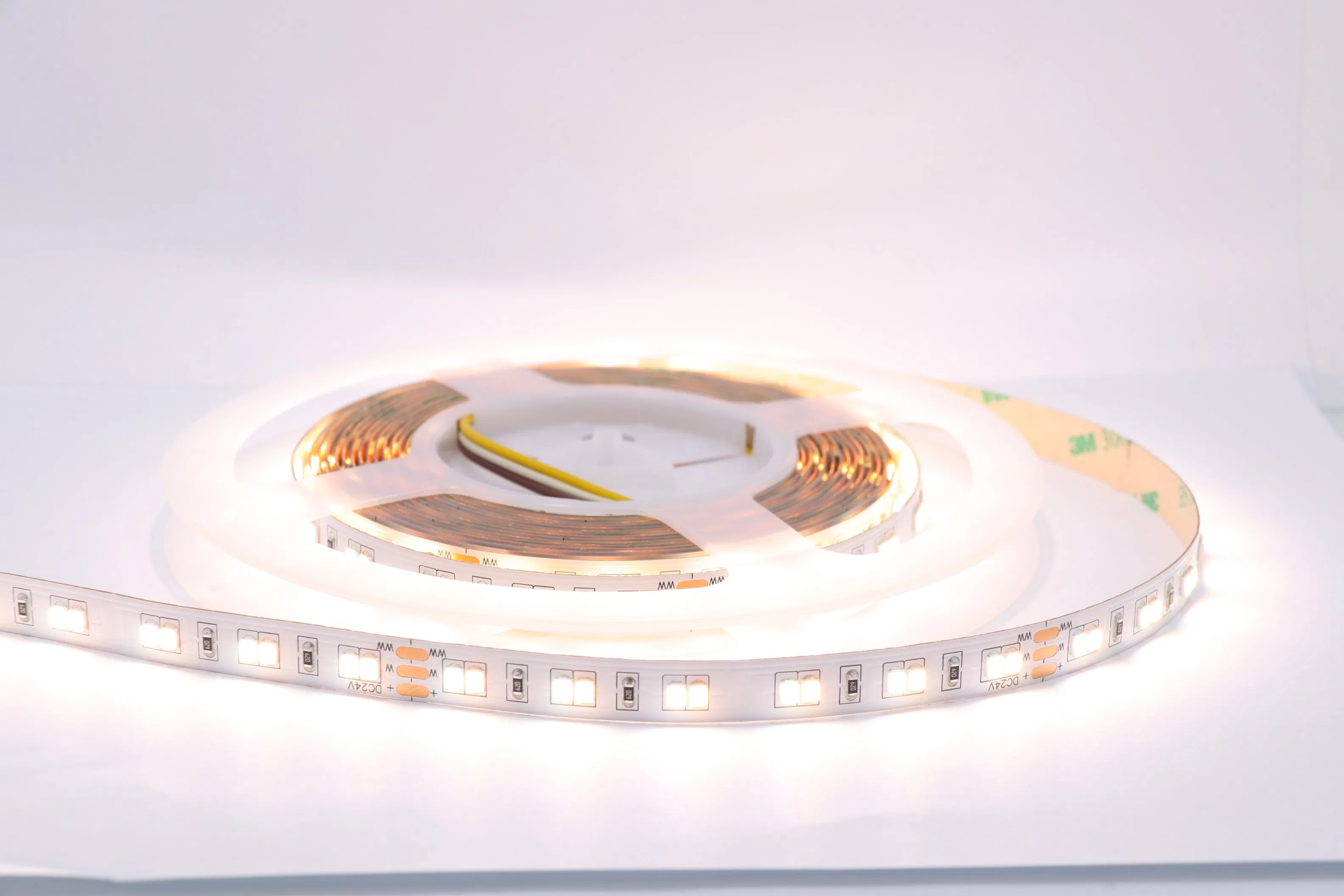 12V/24V Faixa de LED Ultra Fina Personalizada SMD2835 Luz de Fita 120LEDs/M Lâmpada de Faixa de LED com Perfil de Alumínio à Prova d'Água RGB 2835 Faixa de LED