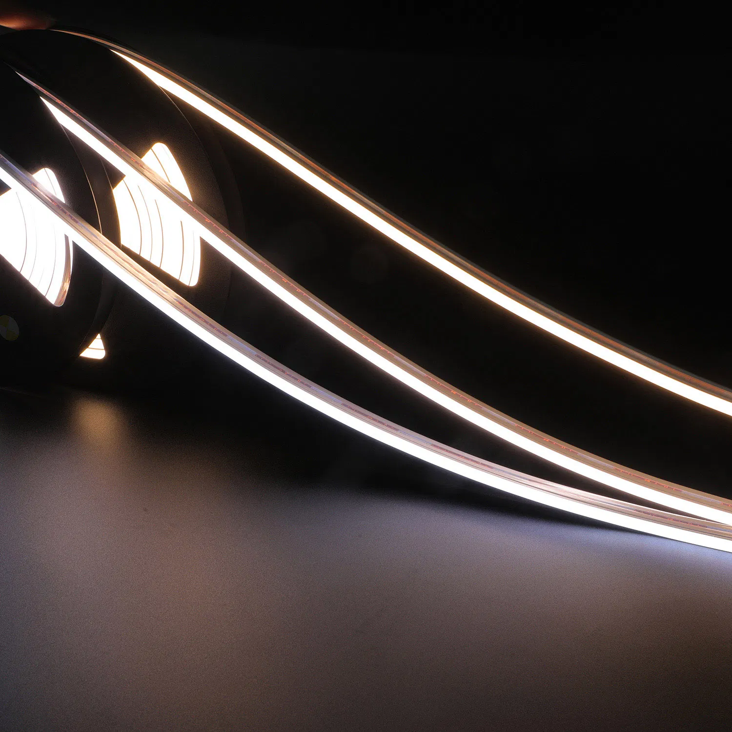 Fita de LED RGB de silicone macio feita sob medida para iluminação comercial