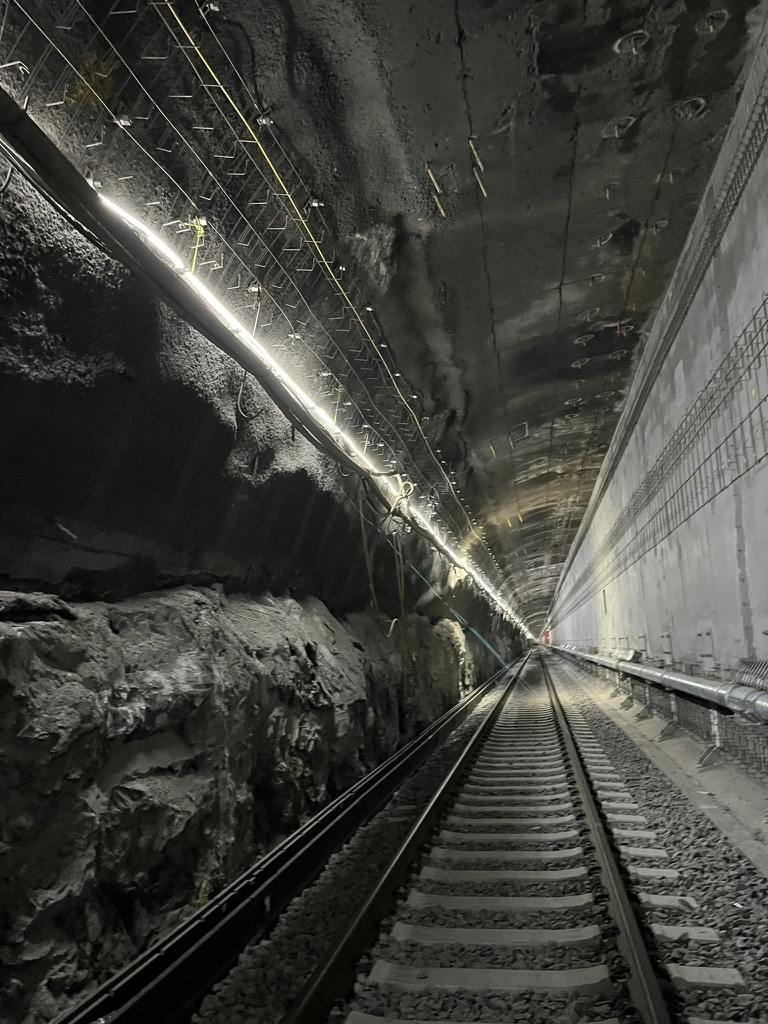 Iluminação de Túnel Flexível à Prova d'Água IP67 Fita de LED SMD de Alta Voltagem 220V/110V