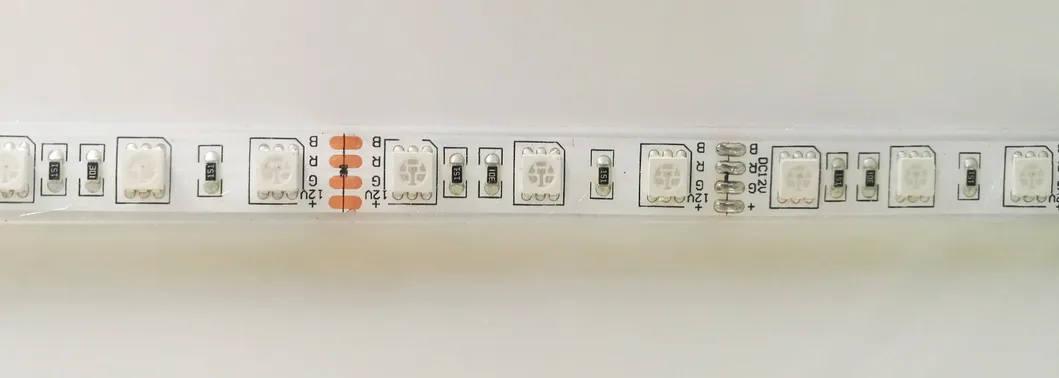 Fábrica SMD5050 Fita de LED RGB Flexível IP20 IP65 IP67 À Prova D'Água para Exterior com Controle Remoto
