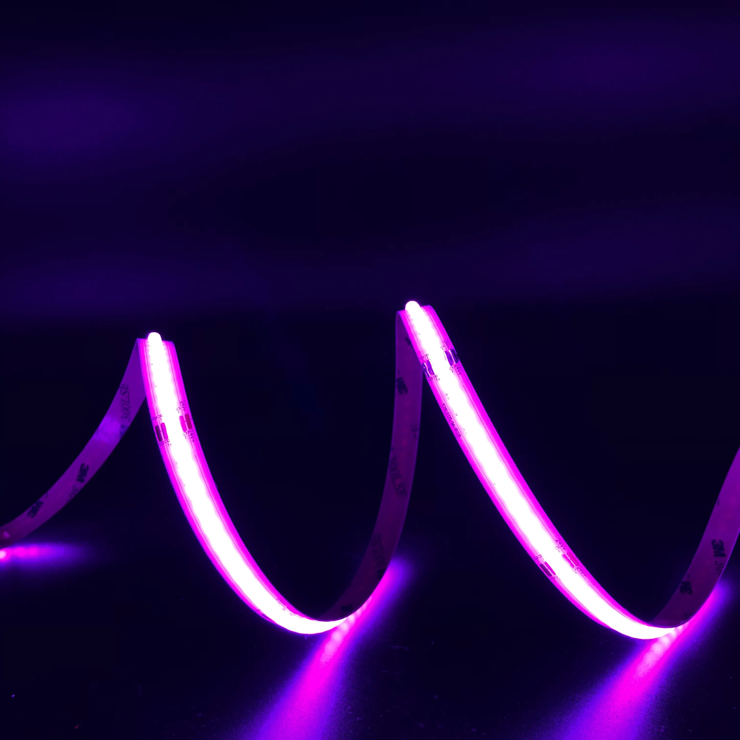 24V Fita LED RGB COB 576LEDs/M Fita LED flexível sem pontos que muda de cor para iluminação de armários, bares e iluminação linear