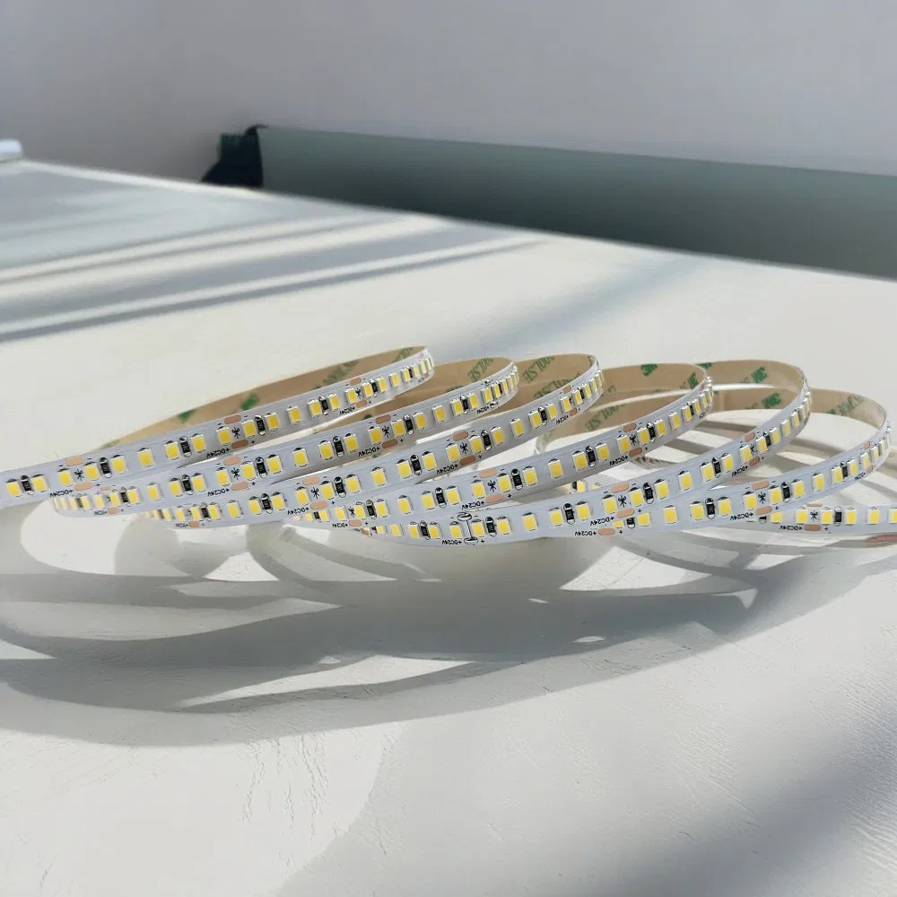 Fita de LED SMD2835 Não Impermeável 180 LEDs/M para Iluminação Decorativa