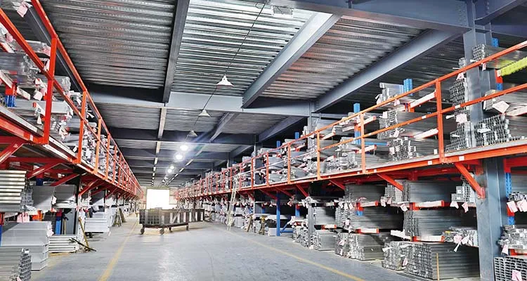 Painéis de Cerca de Alumínio Corrugado Material de Construção Perfil com Faixa de LED Suportada