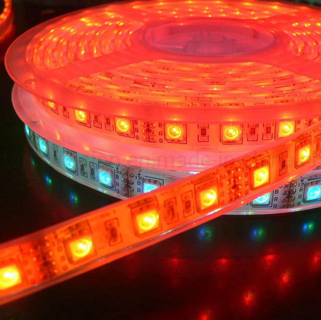 Fábrica SMD5050 Fita de LED RGB Flexível IP20 IP65 IP67 À Prova D'Água para Exterior com Controle Remoto