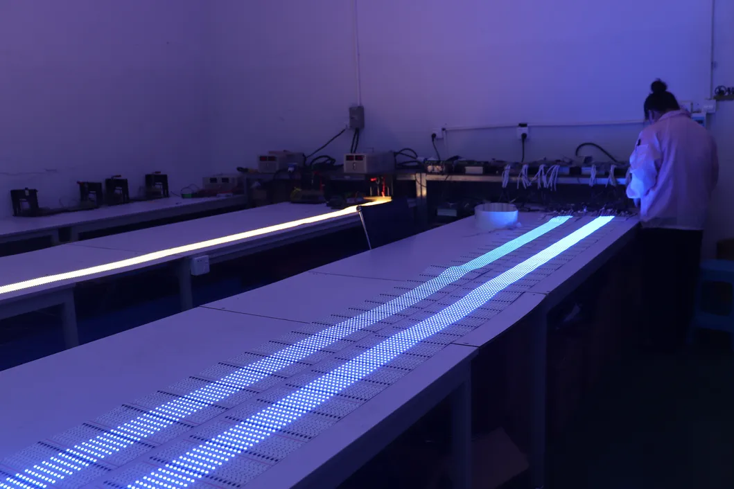 SMD2835 Fita LED 120 LEDs/M CRI90 Fita LED Flexível 12V 24V IP20 Cor Única para Iluminação de Armários Internos