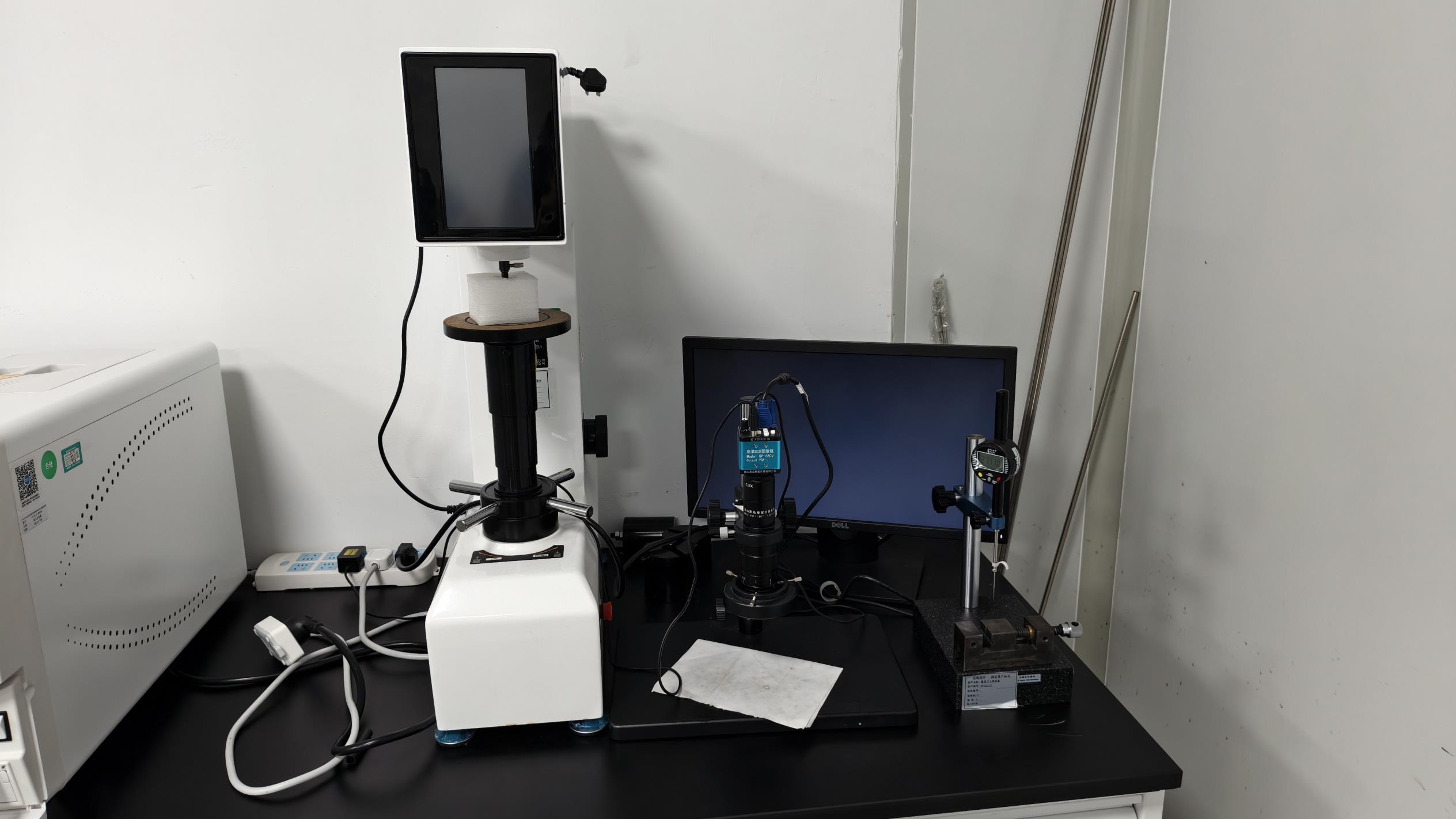 Digital microscope for surface integrity inspection of orthopedic implants