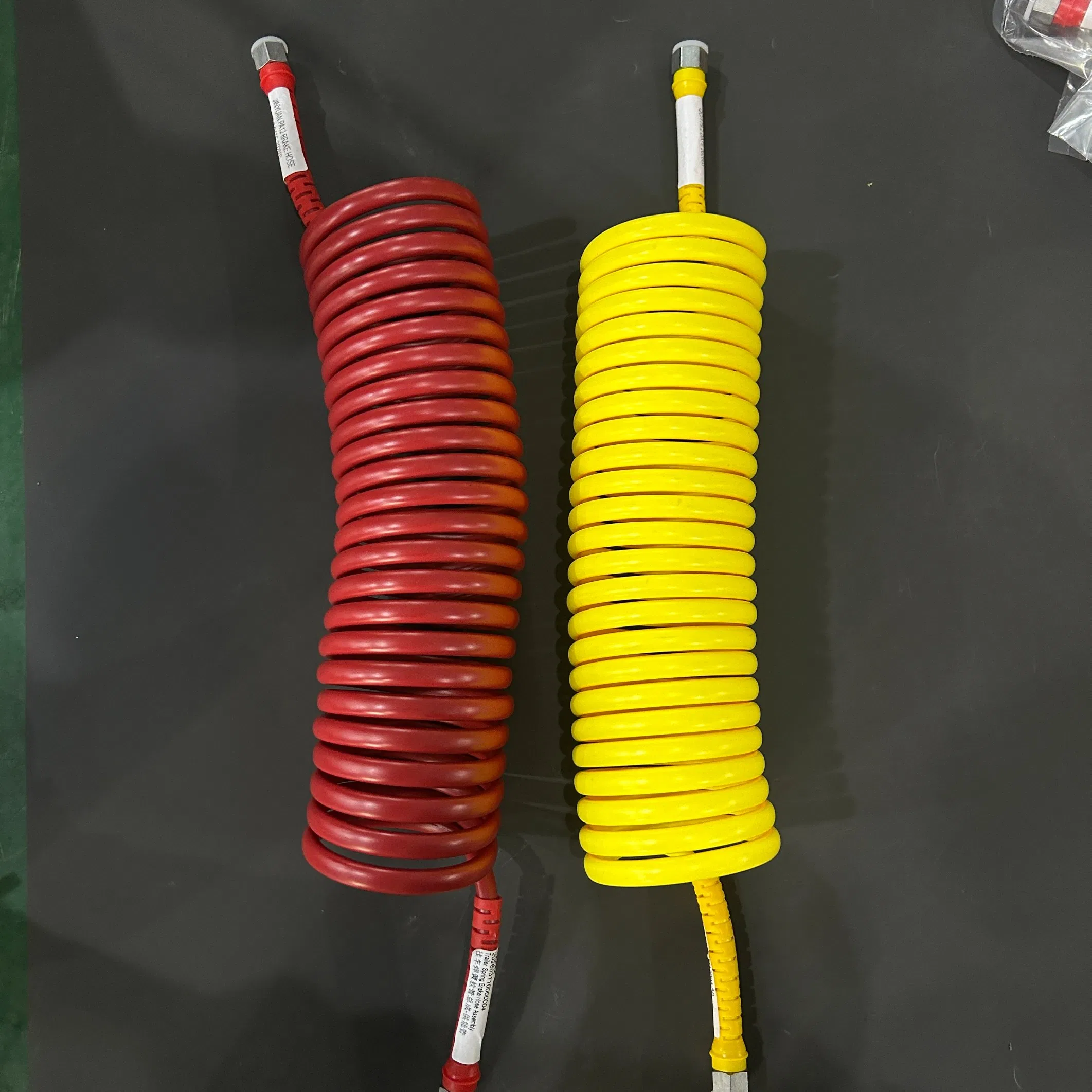 Corrosion and Oil Resistant CE RoHS Certified Highly Flexible Nylon Coil Air Hose Pneumatic Spring Hose Trailer and Truck Brake Air Line