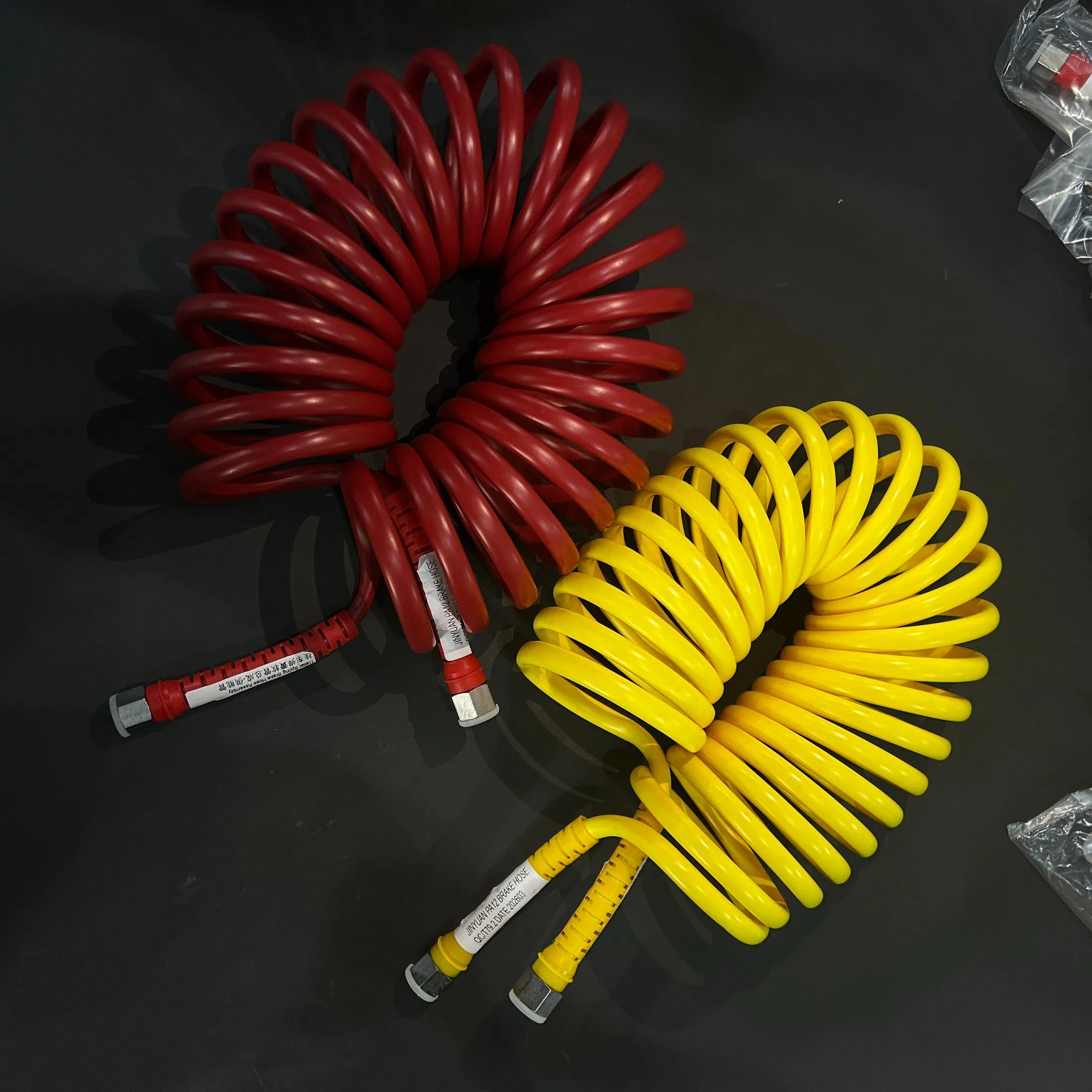 Corrosion and Oil Resistant CE RoHS Certified Highly Flexible Nylon Coil Air Hose Pneumatic Spring Hose Trailer and Truck Brake Air Line