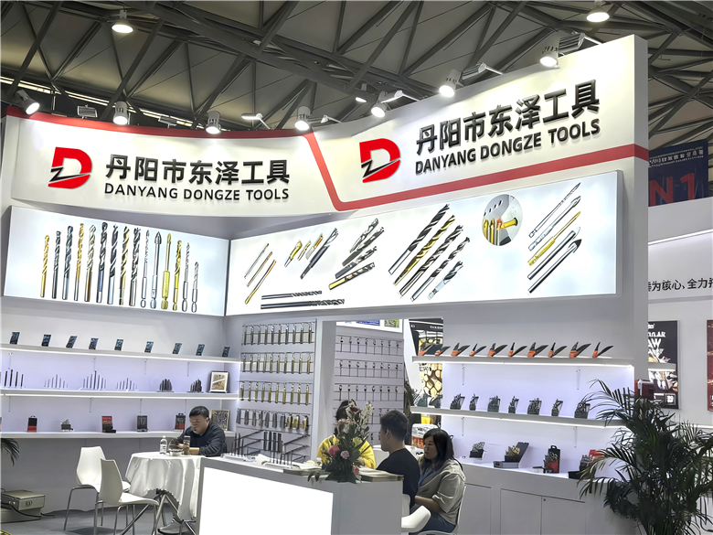 Dongze hardware tools international trade exhibition booth display